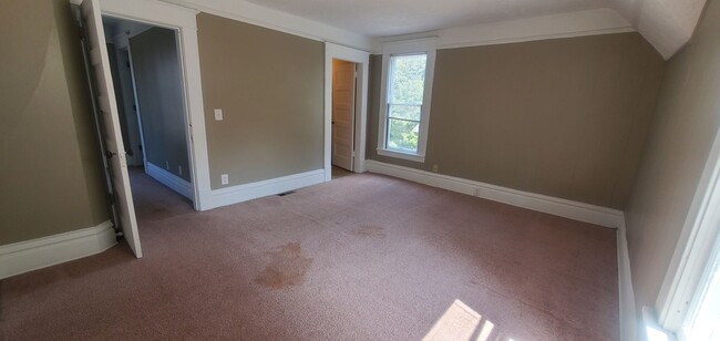 Building Photo - Pre-leasing 4Bd/3.5Ba