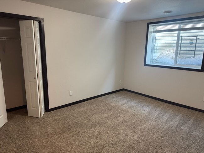 Building Photo - 4 Bed 3 Bath Single Family Home