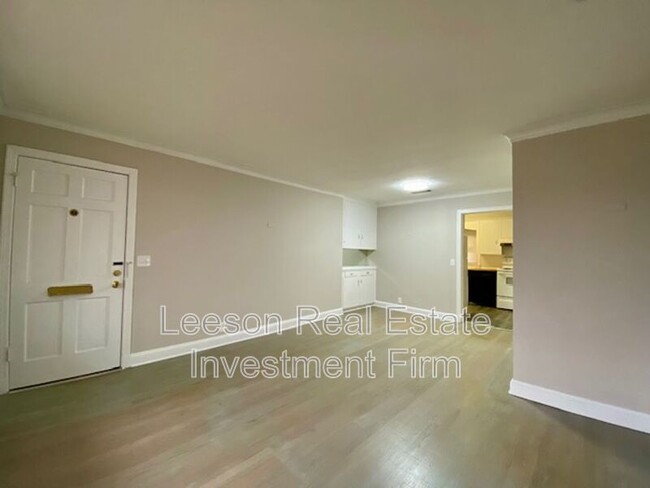 Building Photo - 3806 Highland Ave