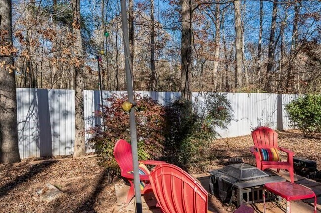Building Photo - 795 Deerwood Dr