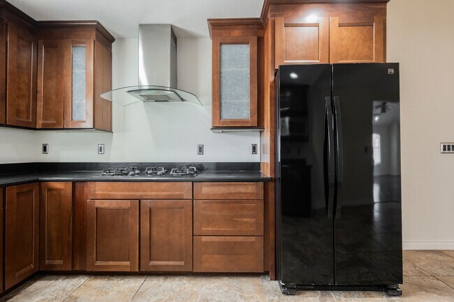 Building Photo - Charming 3-Bedroom Rental with Pool, Firep...