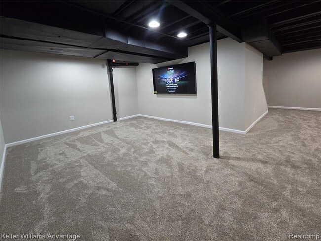 Building Photo - 6951 Lee Crest Dr