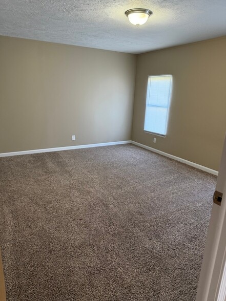 Building Photo - 764 Medley Dr