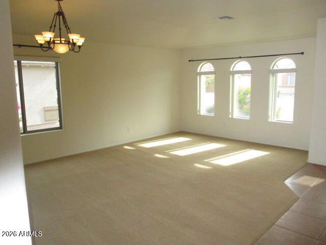 Building Photo - 694 E Saddle Way