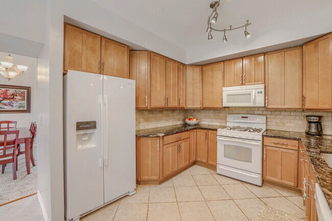 Building Photo - 1526 Almaden Ln