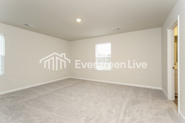 Building Photo - 5609 Hydrangea St