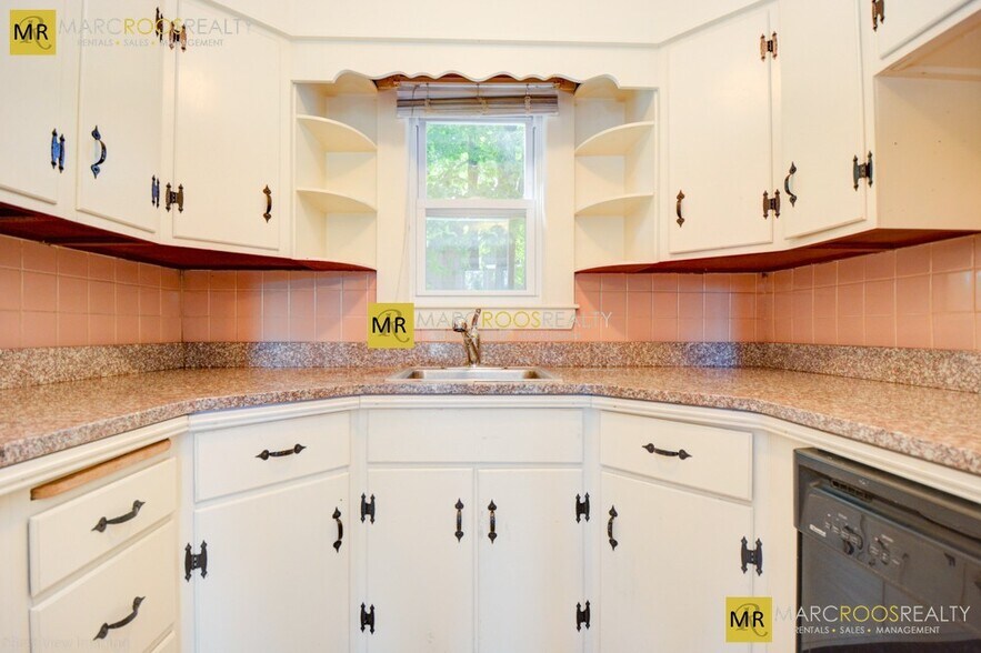 Building Photo - 46 South St