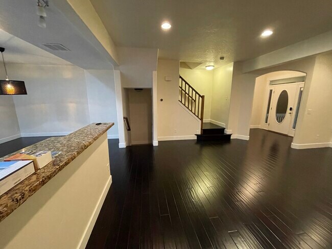 Building Photo - 4274 Lake Bridge Dr