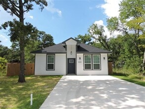 Building Photo - 6110 Tejas Dr