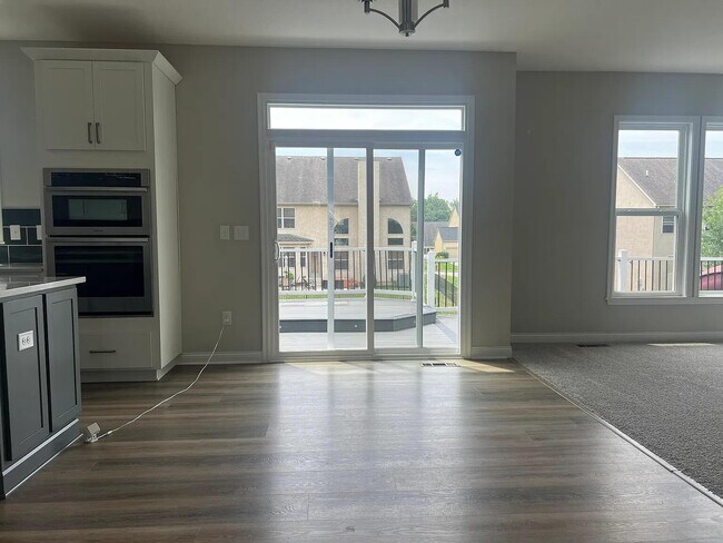 Building Photo - 8739 Cedar Brook St