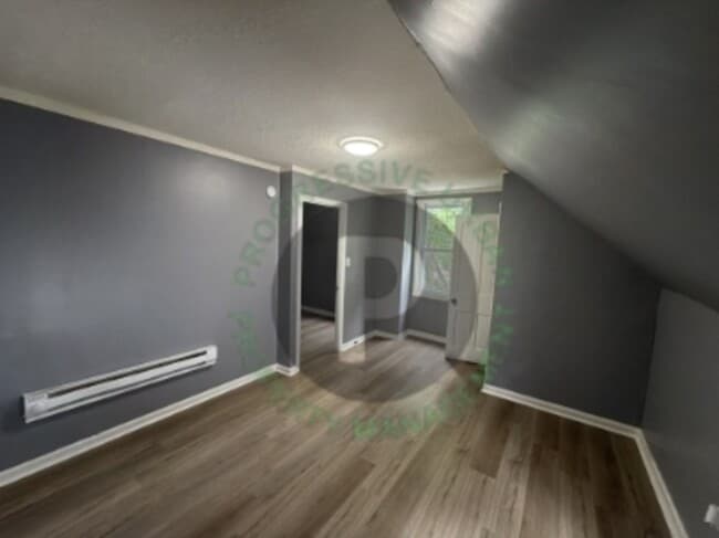 Building Photo - 4144 Hyde Ave