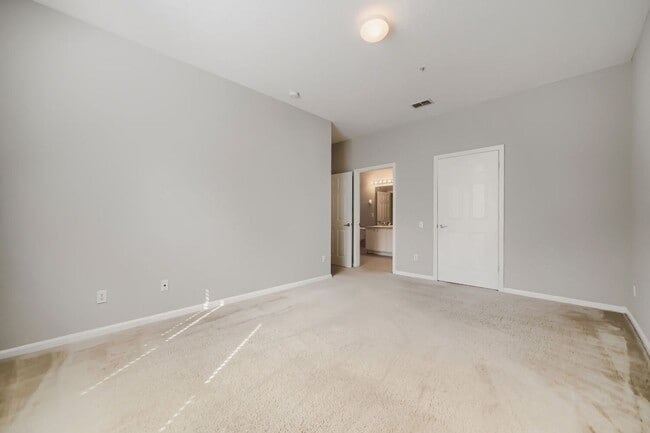 Building Photo - 2484 San Tecla St