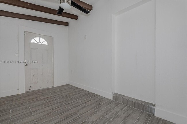 Building Photo - 2425 SW 26th Terrace