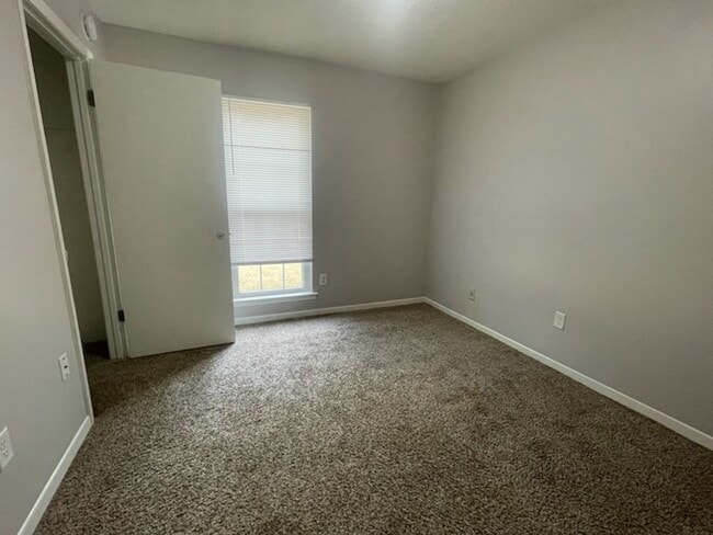 Building Photo - Southaven 4 bedrooms!