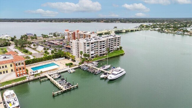 Building Photo - 450 Treasure Island Causeway