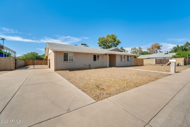 Primary Photo - 10424 N 38th Dr