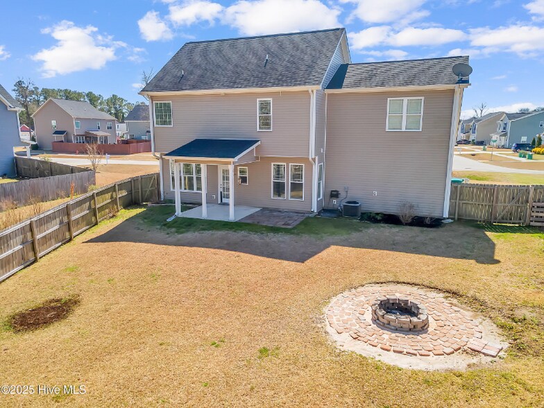 Building Photo - 108 Longhorn Rd