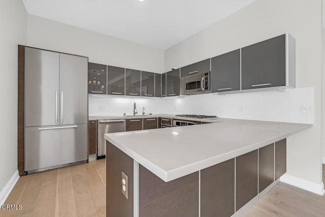 Building Photo - 801 S Grand Ave