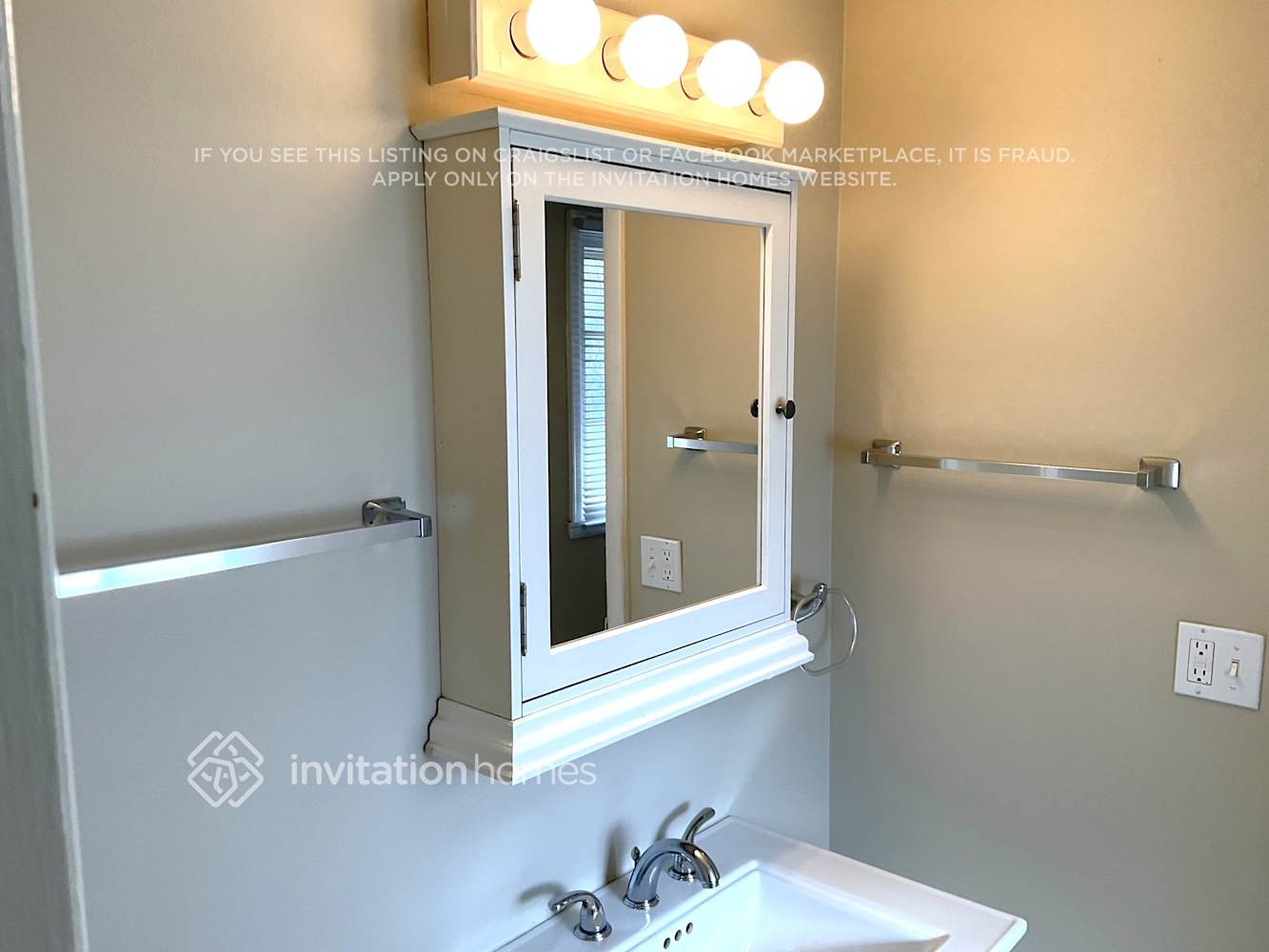 Building Photo - 433 Janine Ln