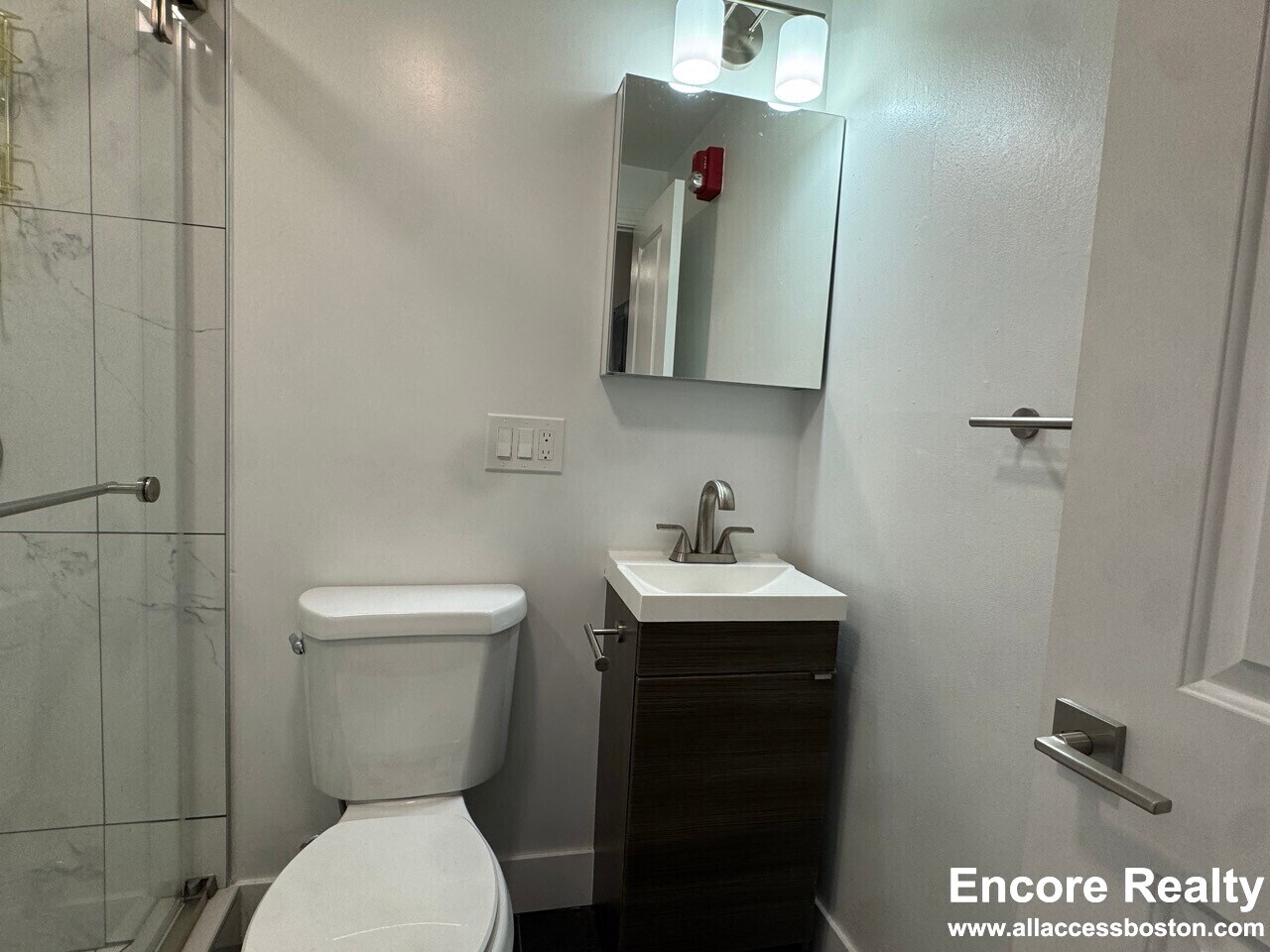 Building Photo - 270 Newbury St