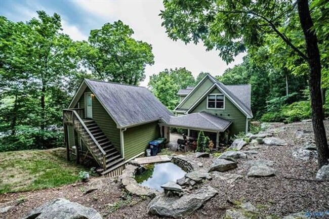 Building Photo - 1716 NE Wellman Ave