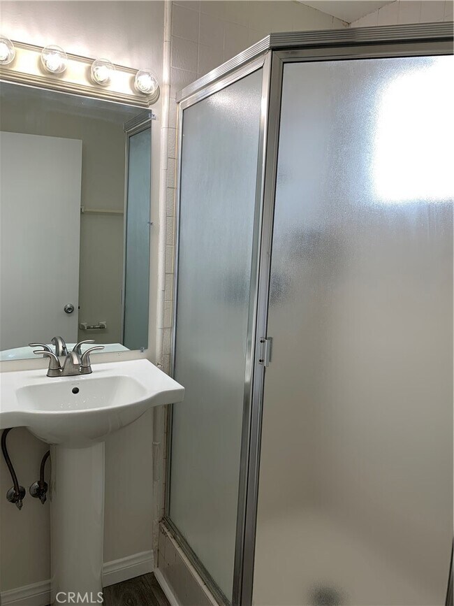 Building Photo - 656 Lemar Park Dr