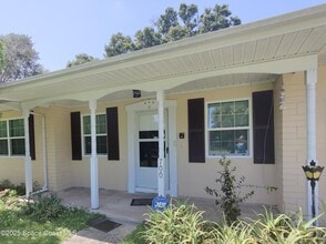 Building Photo - 700 Lund Cir