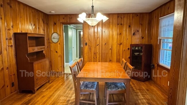 Building Photo - 1012 Wilson St