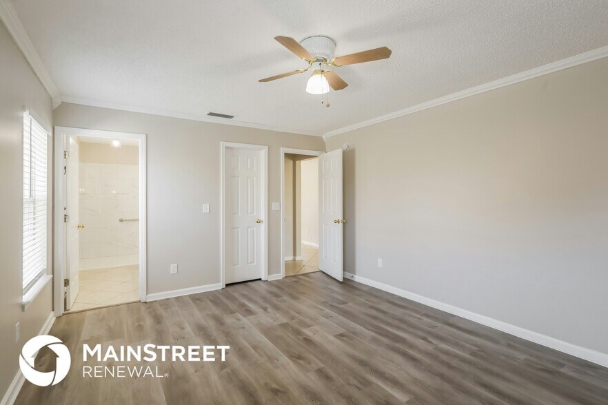 Building Photo - 3738 Woodbriar Dr