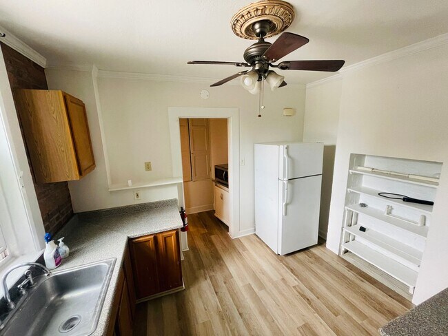 Primary Photo - 359 Hamilton St