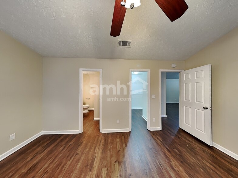 Building Photo - 3009 Sentinel Cir