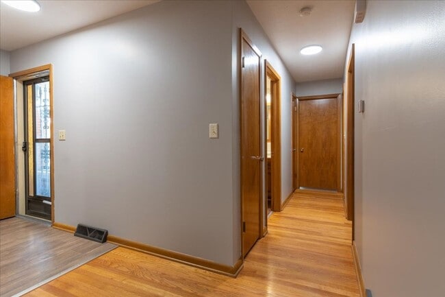 Building Photo - 7221 Lexington Ave
