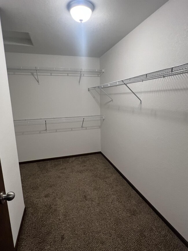 Building Photo - 3314 8th St W