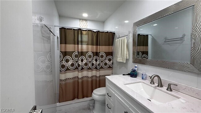 Building Photo - 1424 SE 22nd Terrace