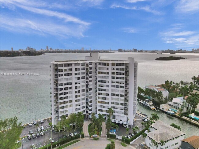 Building Photo - 11930 N Bayshore Dr