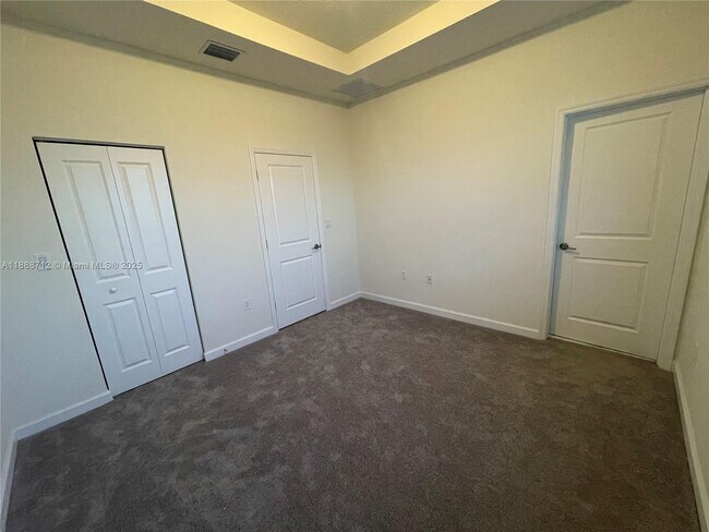Building Photo - 3322 W 114th Terrace
