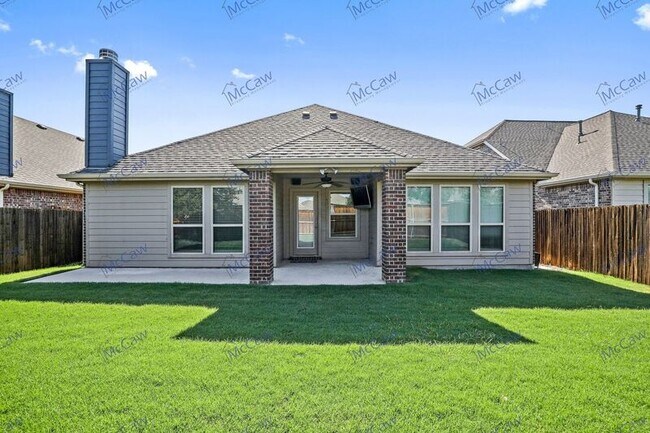 Building Photo - 513 Rustic Oak Ln