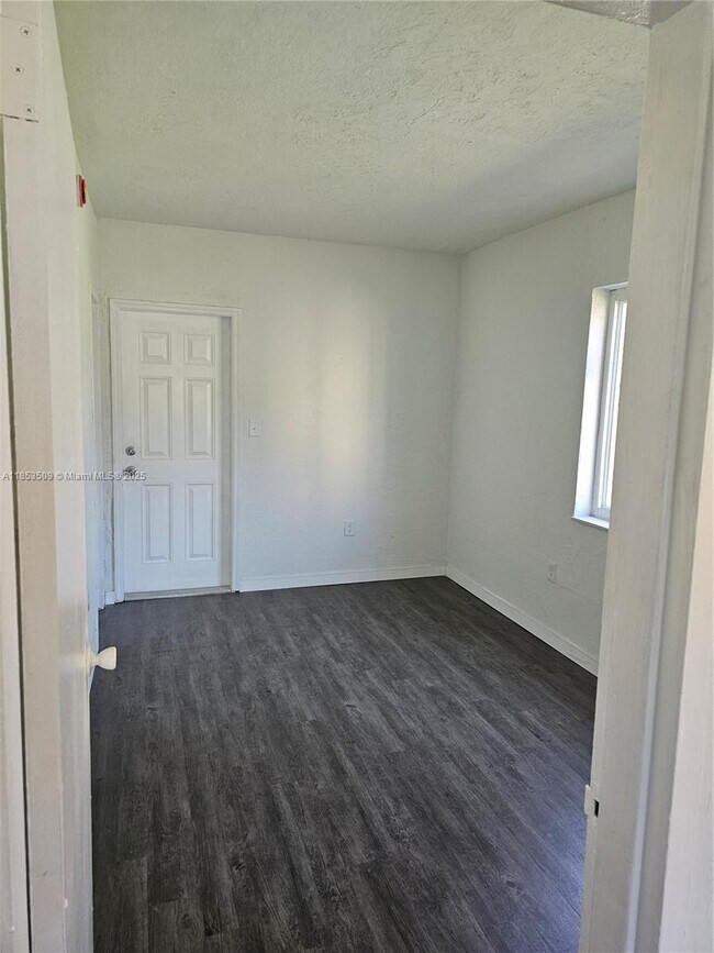 Building Photo - 225 NW 84th Terrace