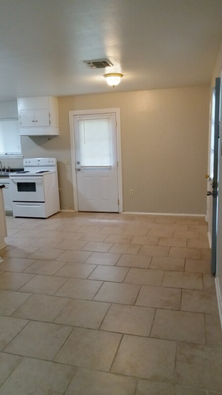 Building Photo - 3807 Mount St