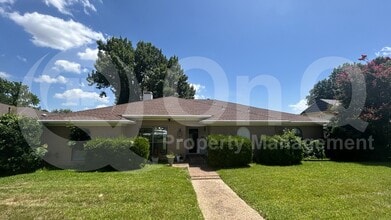 Building Photo - 2212 Canyon Valley Trail
