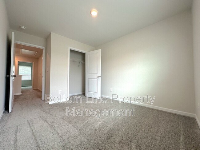 Building Photo - 2129 Allium Dr