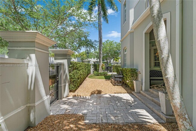 Building Photo - 10175 SW 75th Pl