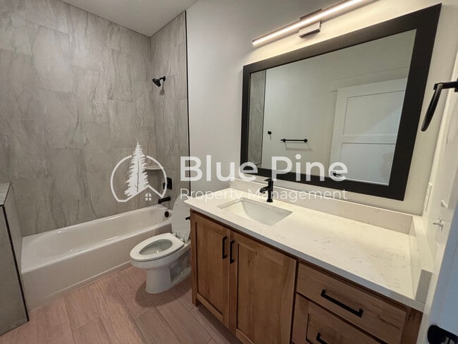 Building Photo - 1367 Latah Ave