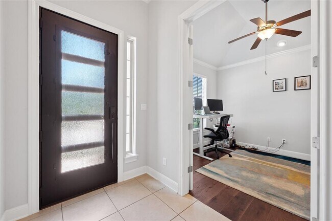 Building Photo - 3828 Vinalopo Dr