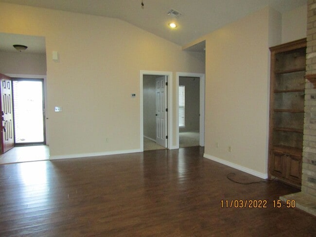 Building Photo - PETS NEGOTIABLE  !!!