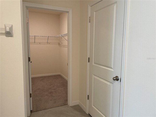 Building Photo - 5535 Hollingworth Trl