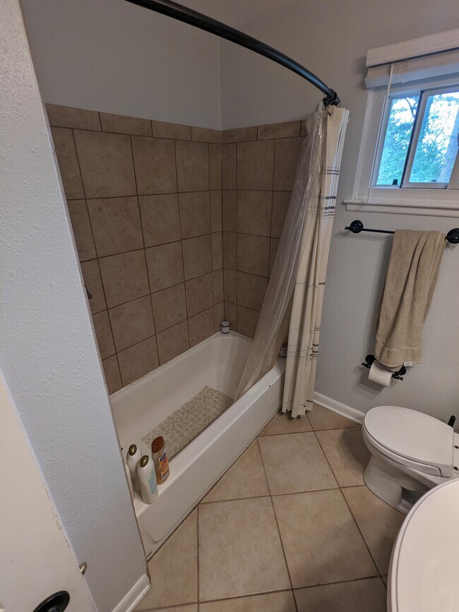 Building Photo - 83 Tide Mill Ln
