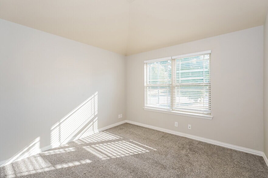 Building Photo - 4933 Lemon Grove Dr