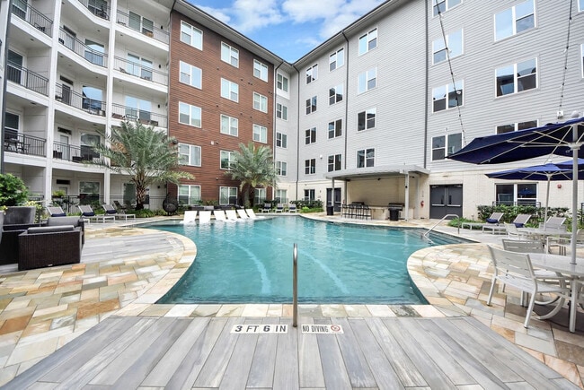 Building Photo - 8877 Frankway Dr