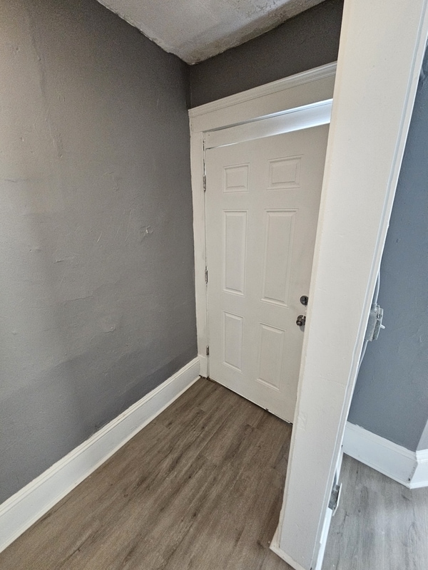 Building Photo - 2810 Woodbridge Ave